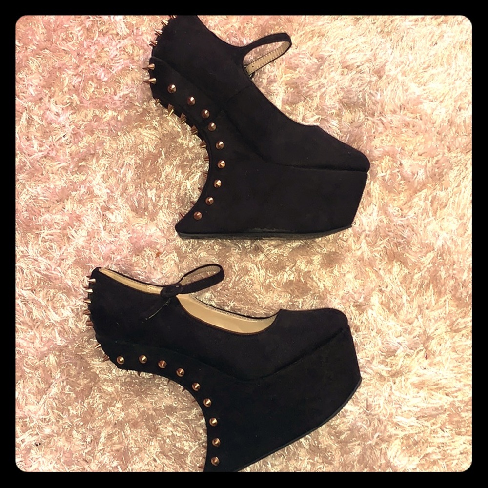 BLACK SUEDE LIKE WEDGE/ PLATFORM SPIKE SIZE 9